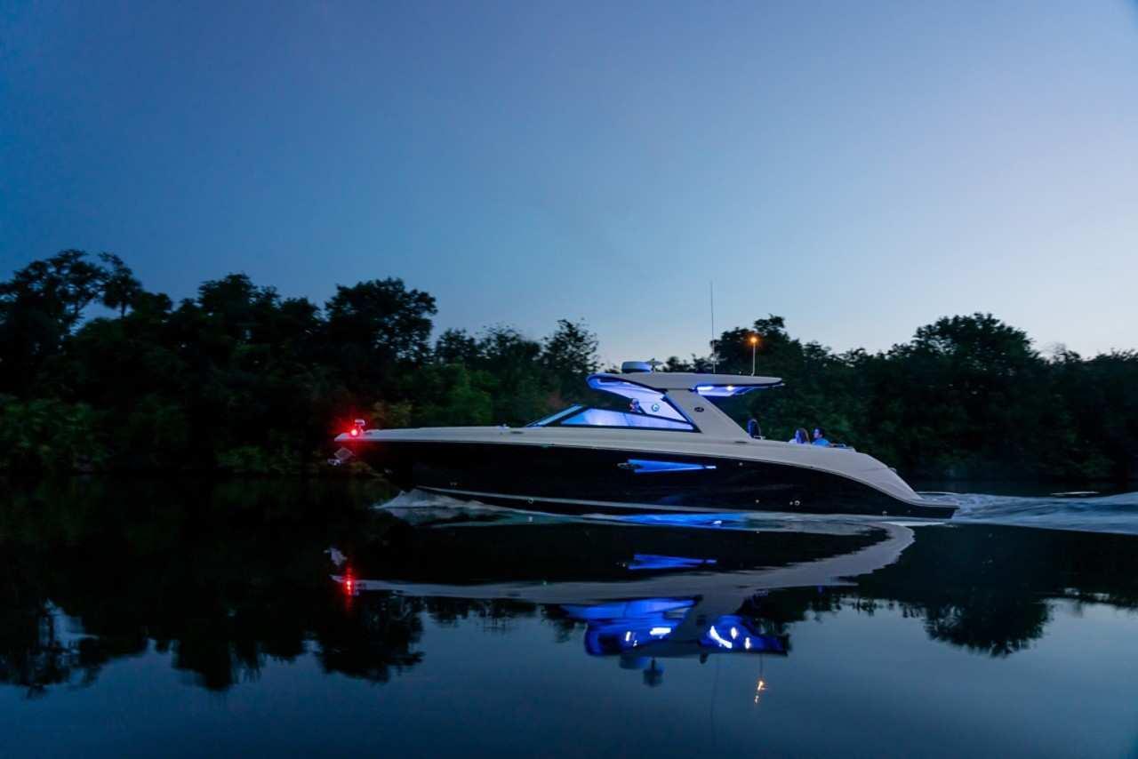 Sea Ray SLX 400 — foto 2 van 14