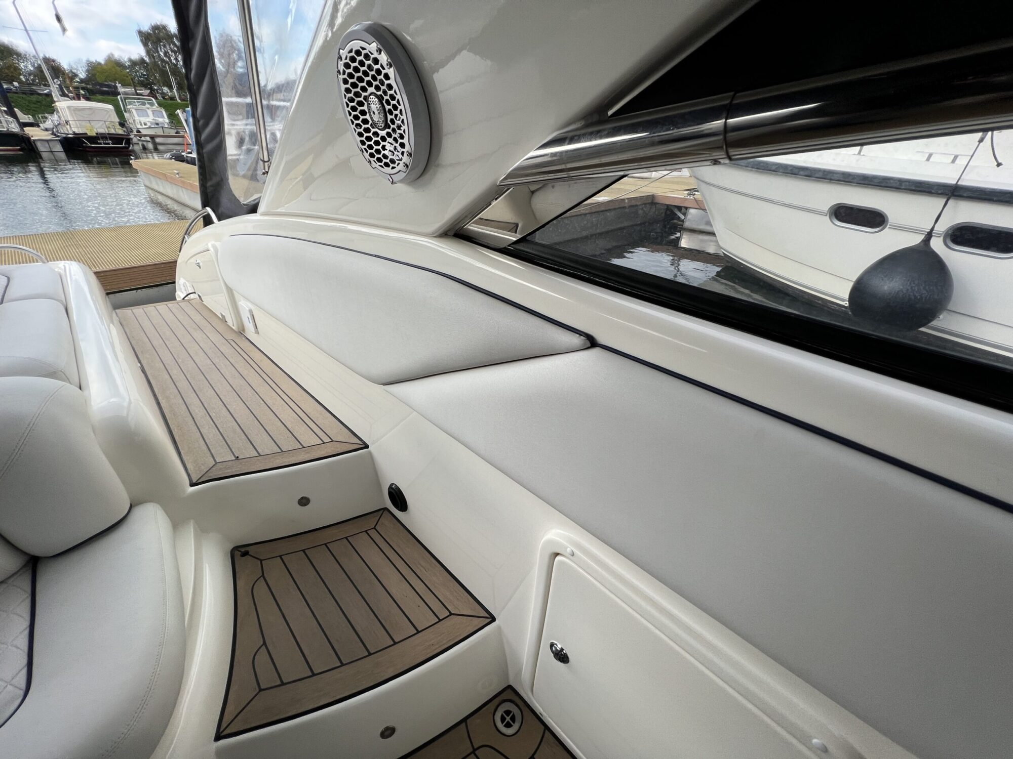Sunseeker Superhawk 48 Cabrio — foto 16 van 48