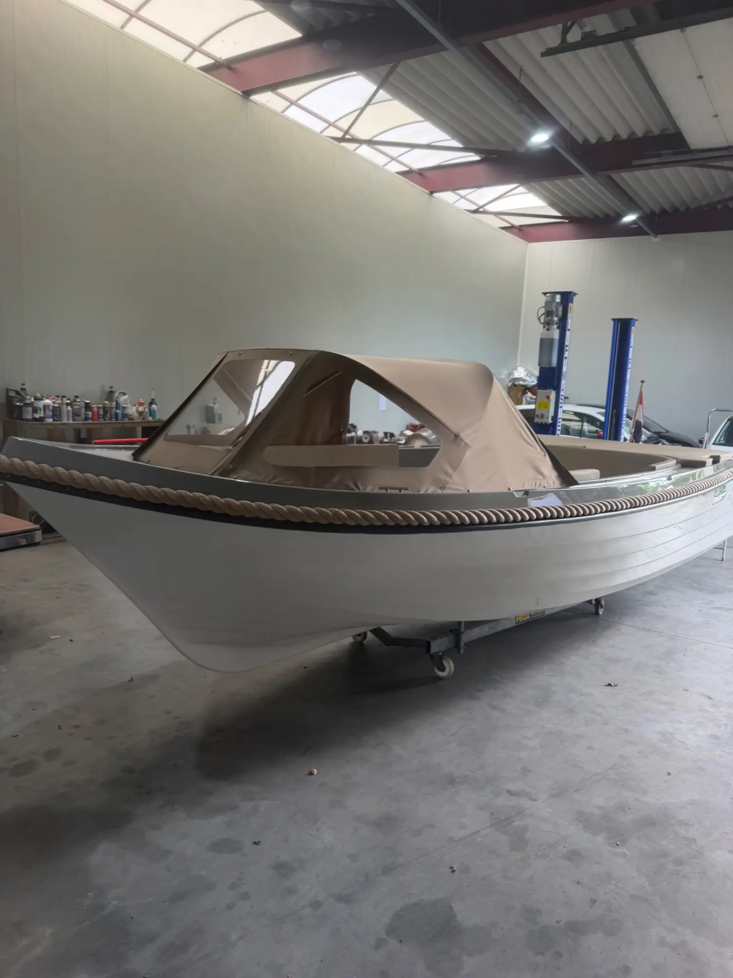 Maassloep 590 demo Honda 20pk van €22.950 voor €20.950,- — foto 8 van 13