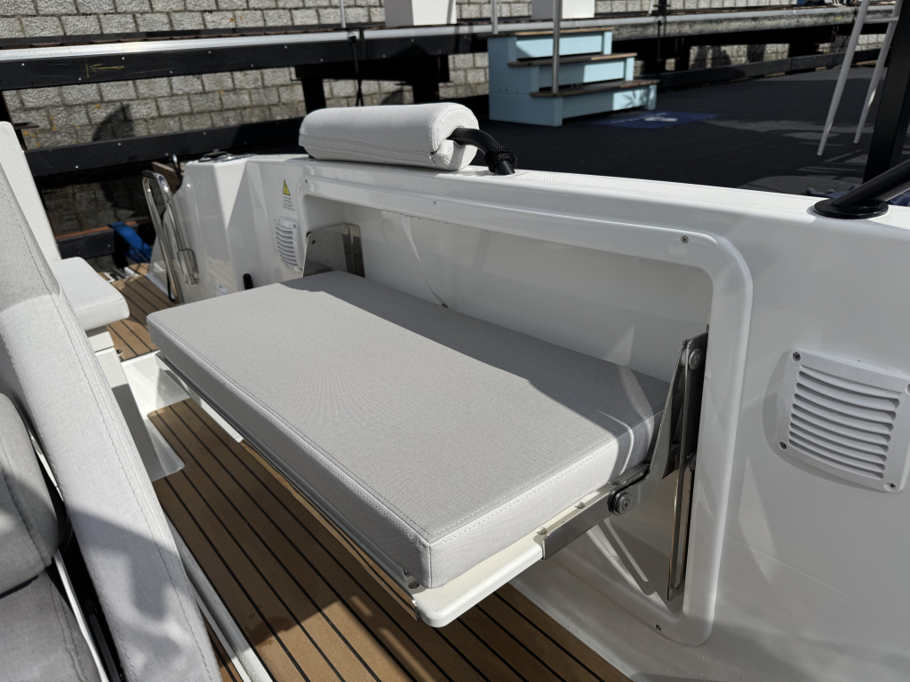 Beneteau Flyer 7 Sundeck | 200PK Honda IST | Pilot Edition — foto 10 van 17