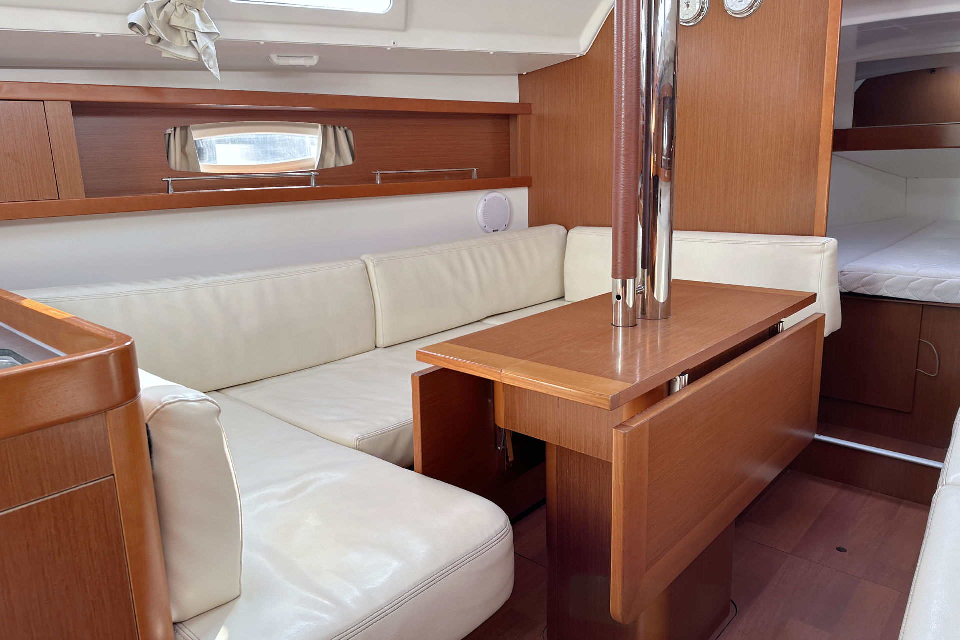 Beneteau Oceanis 34 — foto 16 van 19