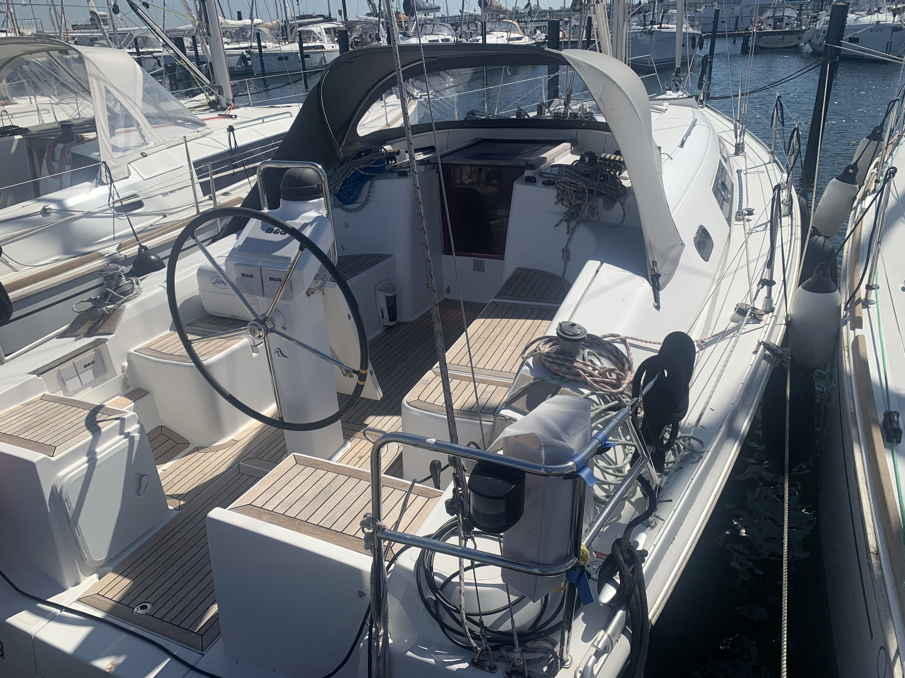 Hanse 370 — foto 1 van 40