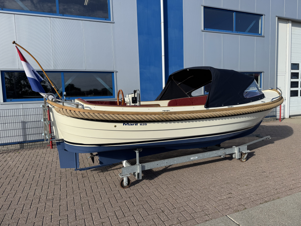 Maril 625 met Nanni 21 pk — foto 5 van 13
