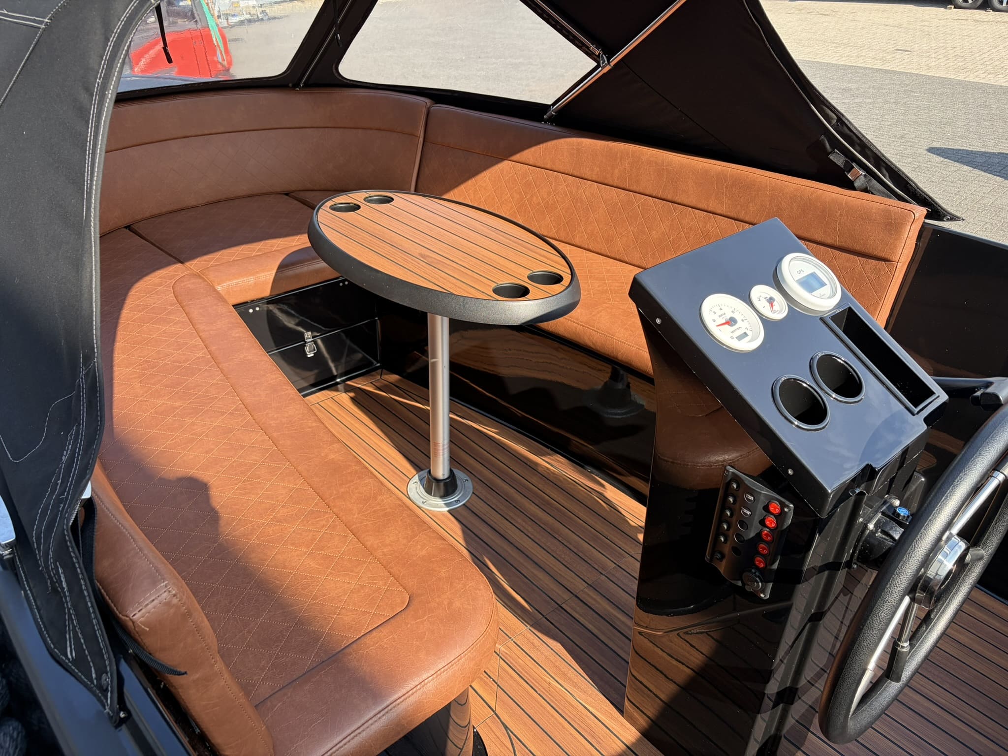 Maxima 600 Tender — foto 12 van 15