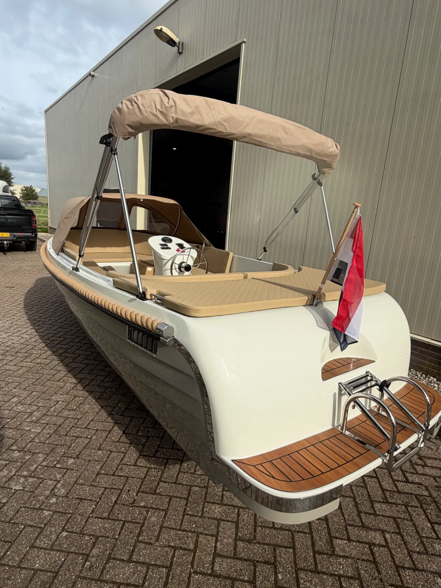 Maassloep 570 Honda 20pk nieuw luxe opties — foto 13 van 15
