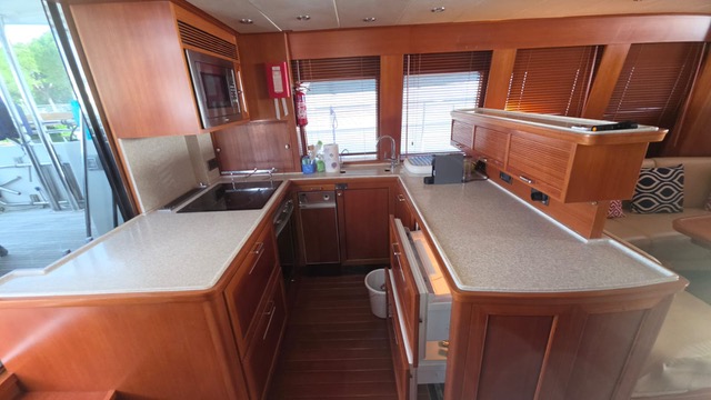 Trader 64 Sunliner - BluYachting — foto 10 van 12