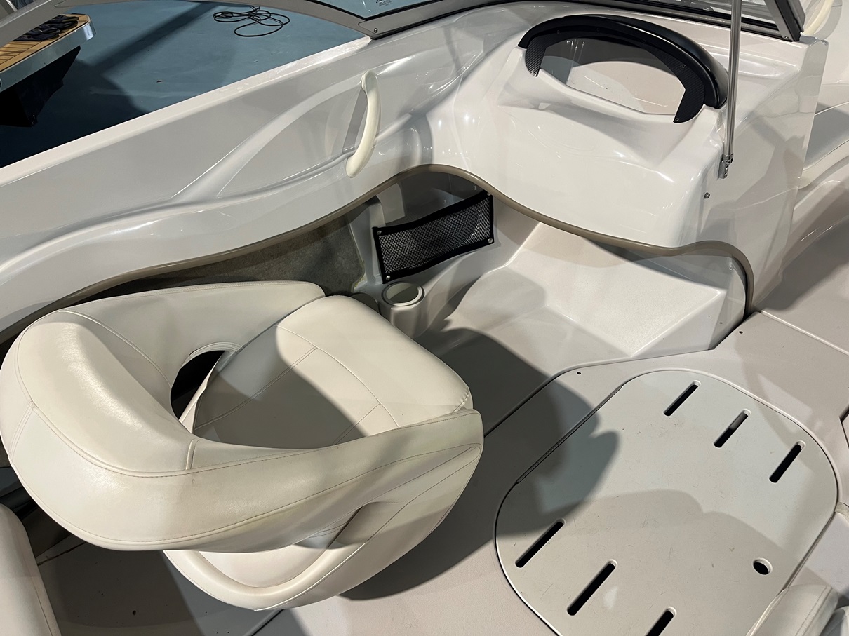 Fourwins 180LE met Mercruiser 3.0L 135PK uit 2010! — foto 8 van 13