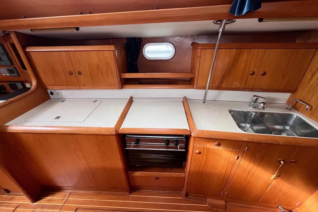 Jeanneau Sun Odyssey 42.2 - BluYachting — foto 7 van 12