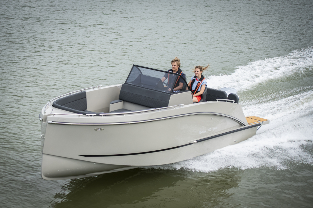 Maxima 700 sport | Console boot | Vanaf €41.945,- — foto 1 van 11
