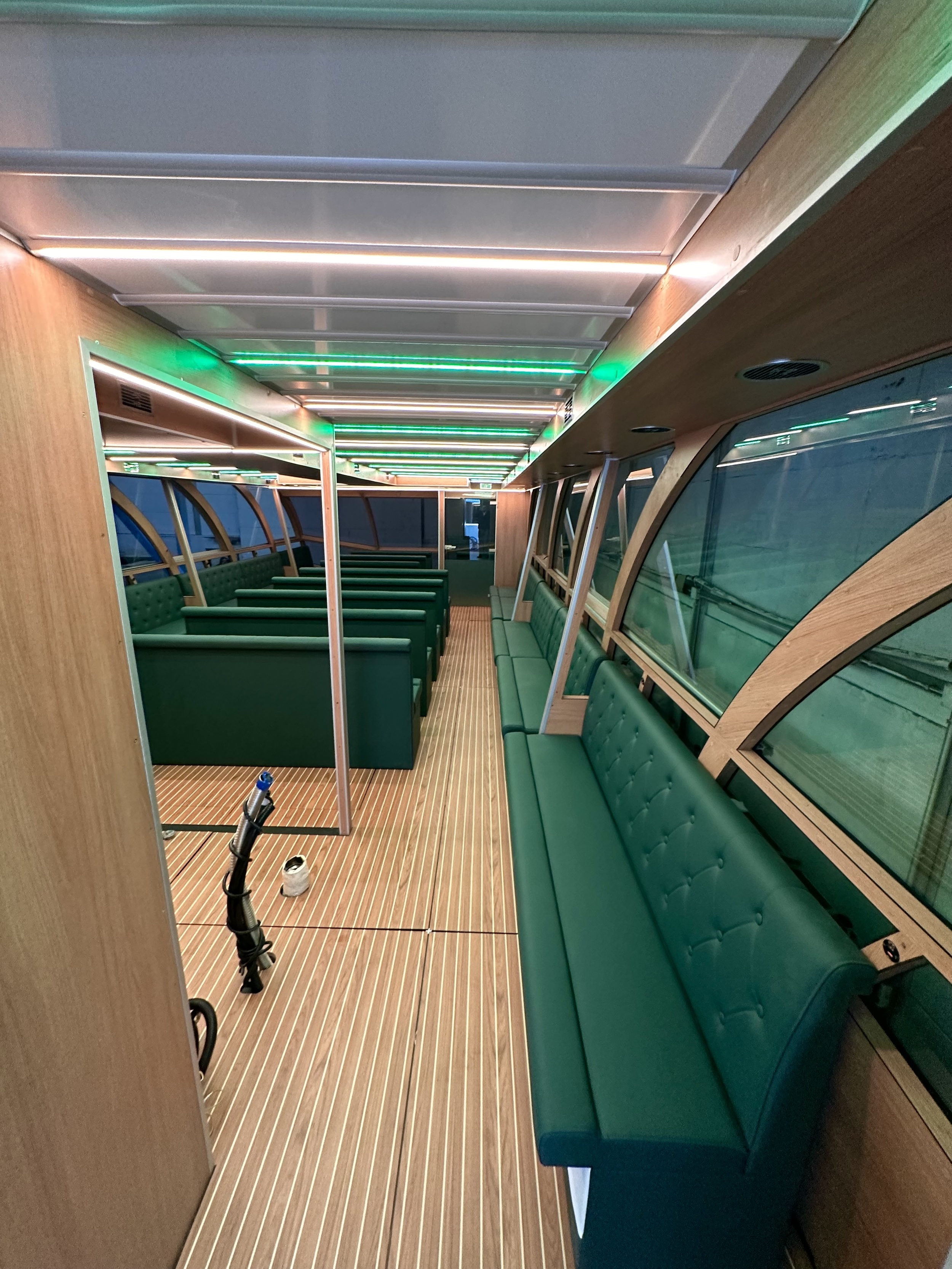 Holiday Boat Sundeck 57 Passenger Catamaran — foto 24 van 39