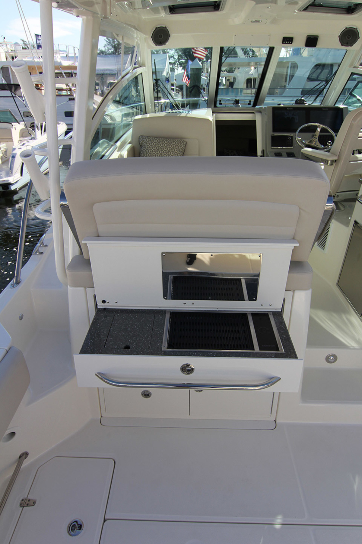 Boston Whaler 345 Conquest — foto 8 van 16