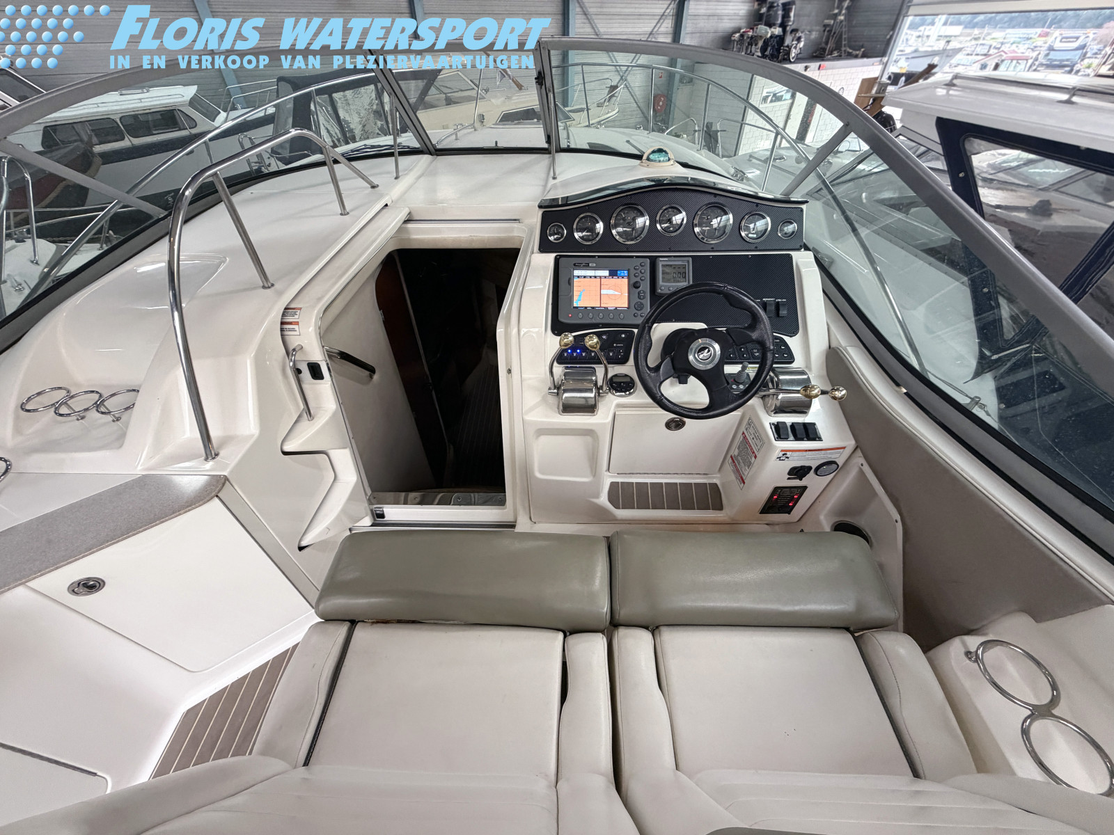 Sea Ray 335 Sundancer — foto 10 van 21