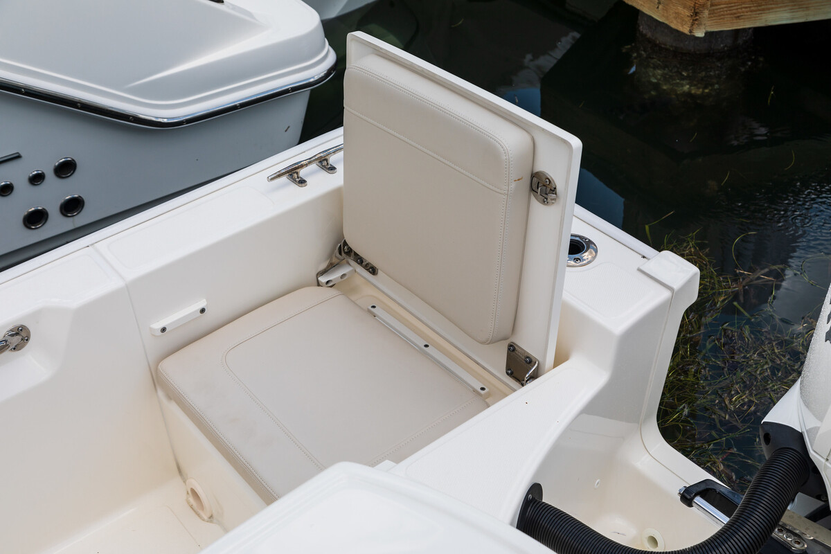 Boston Whaler 210 Montauk — foto 18 van 22