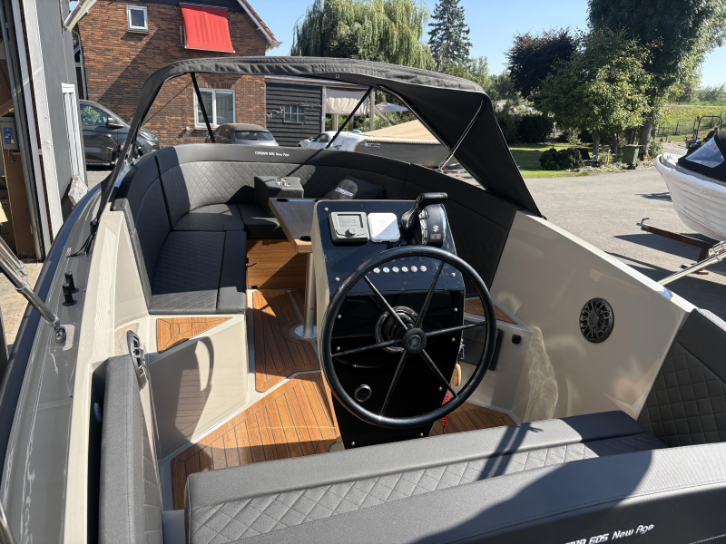 Corsiva 605 Tender  | 115 pk Suzuki — foto 4 van 12