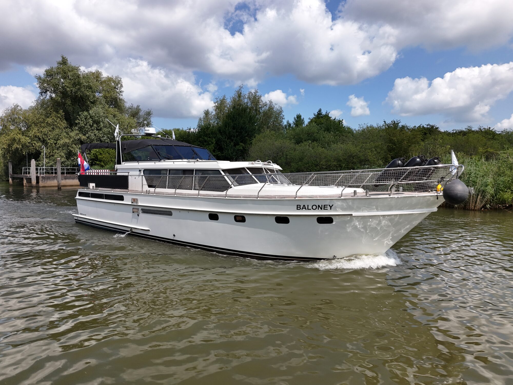 ValkkruiserSuper Falcon 49 Cabrio
