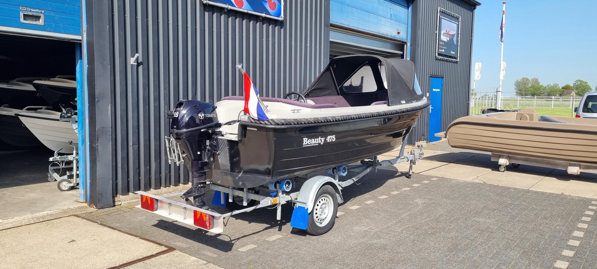 Beauty 475 met 9.8 PK Tohatsu. - Botenmarkt Friesland B.V. — foto 5 van 9