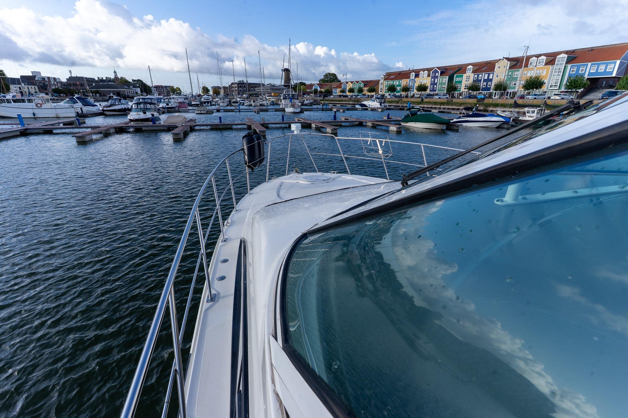 Cruisers Yachts 415 Express Motoryacht — foto 41 van 100