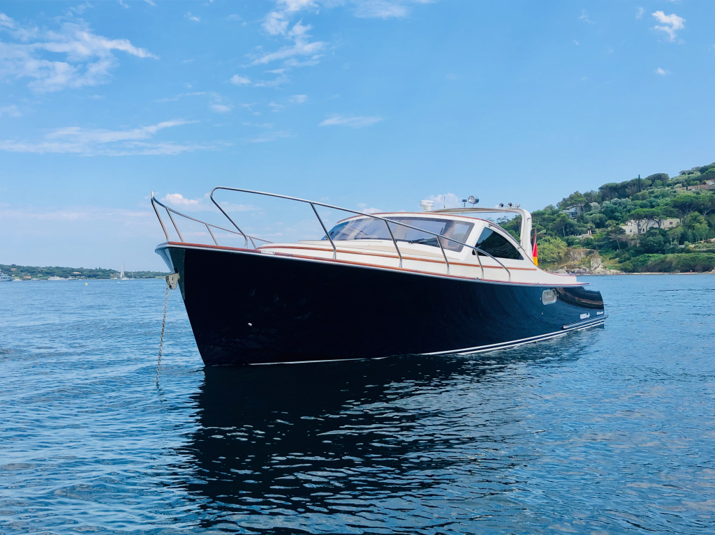 LongIsland 40 Runabout — foto 3 van 25