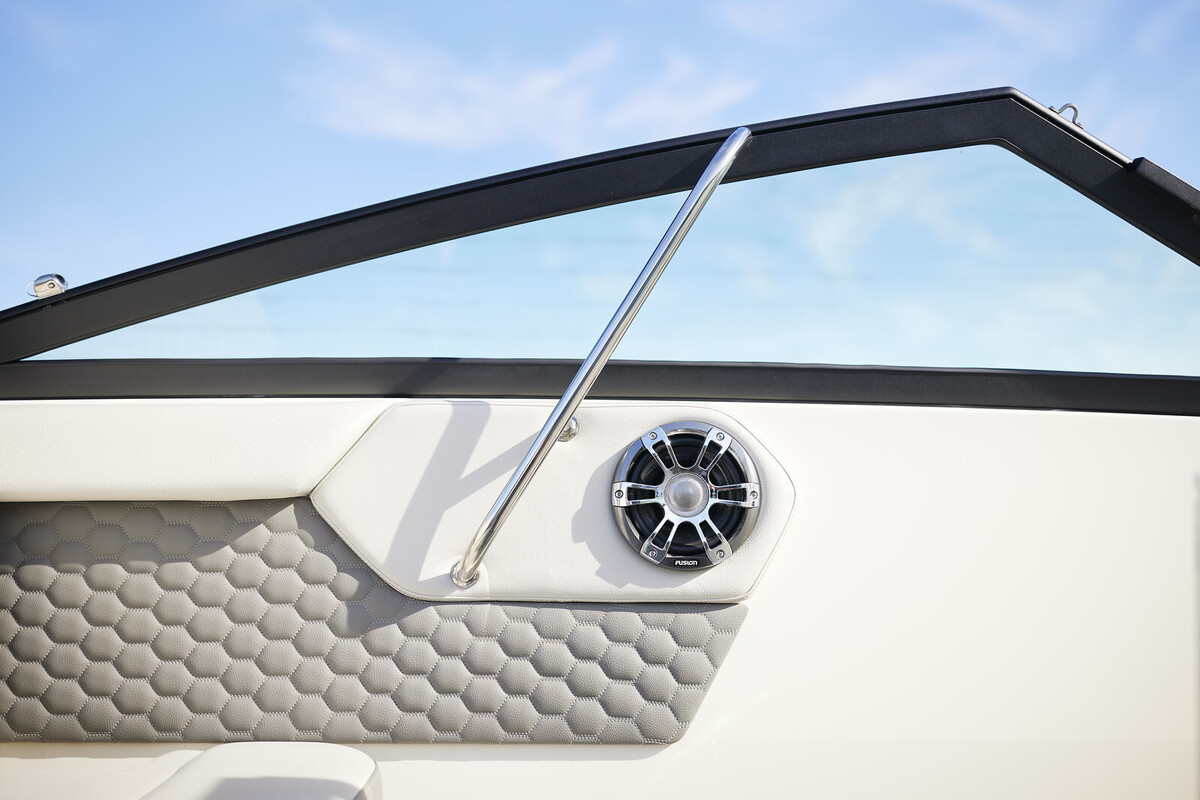 Sea Ray SDX 250 — foto 11 van 82