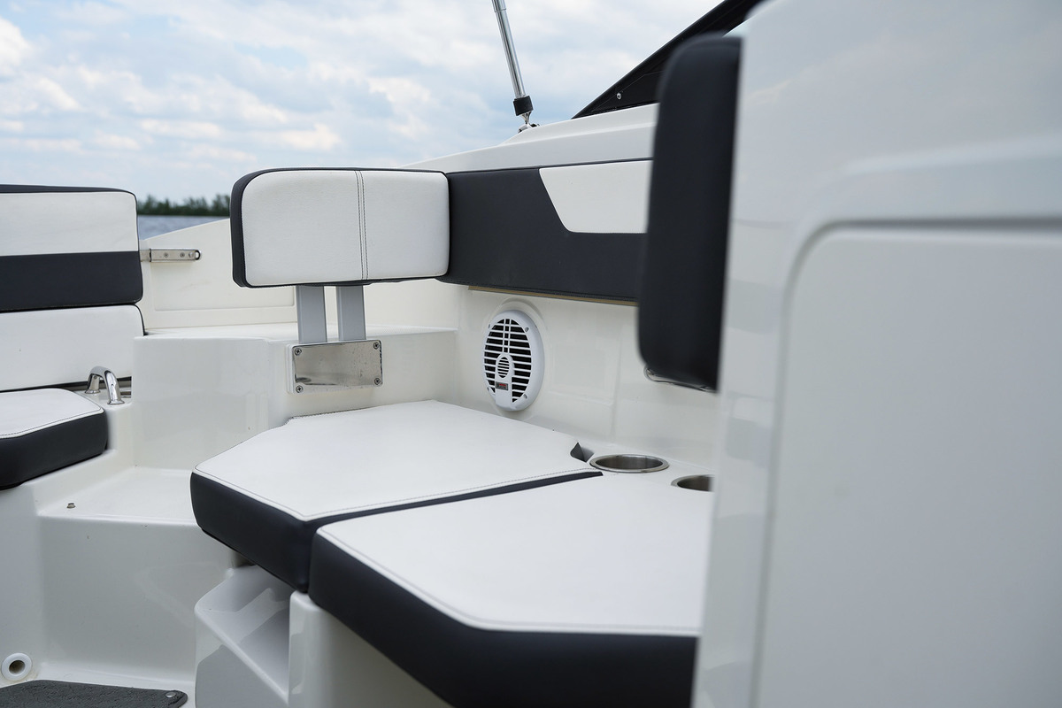 Sea Ray 19 SPX — foto 15 van 36