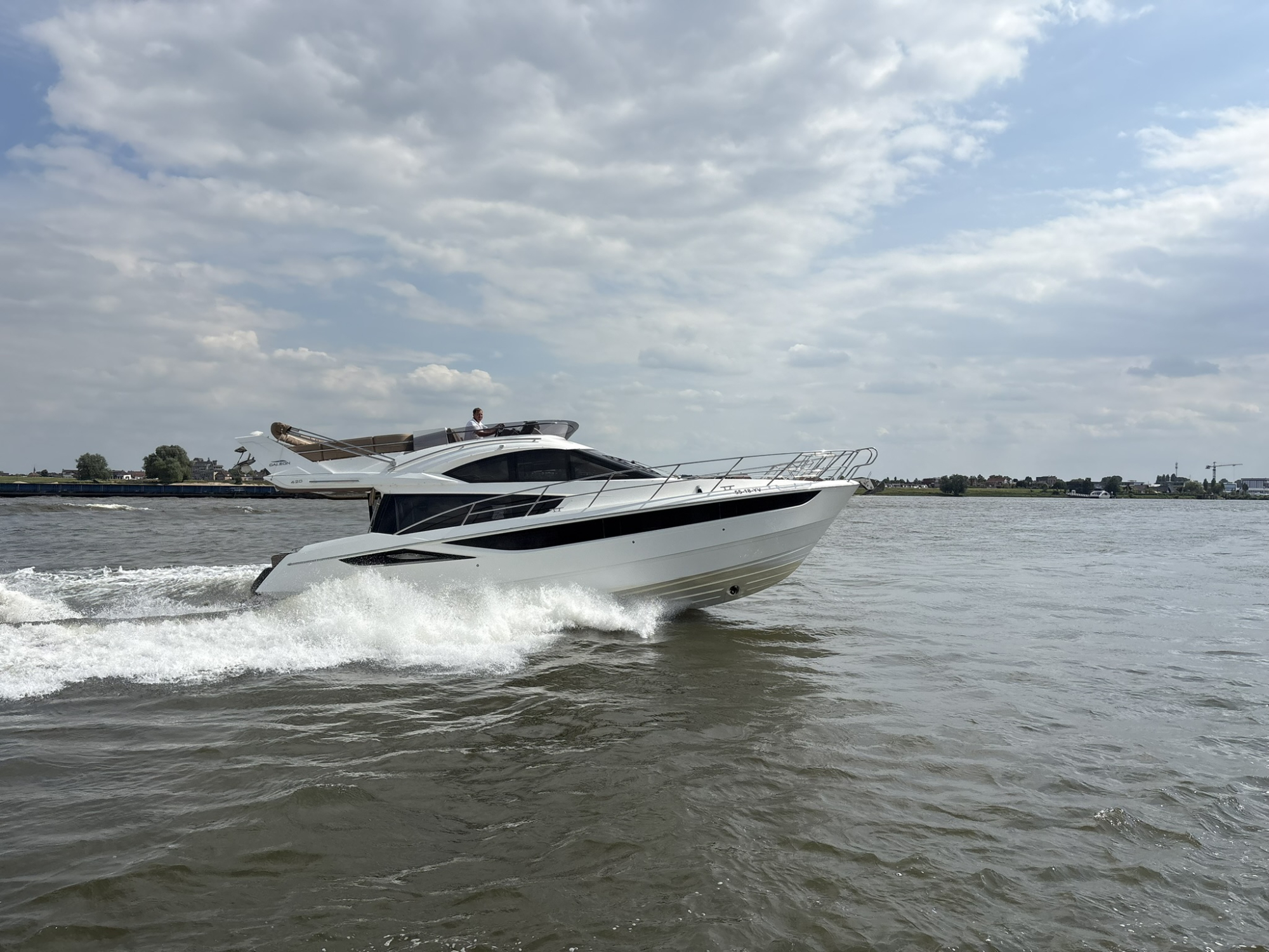 Galeon Yachts Galeon 420 fly 2017 — foto 2 van 42