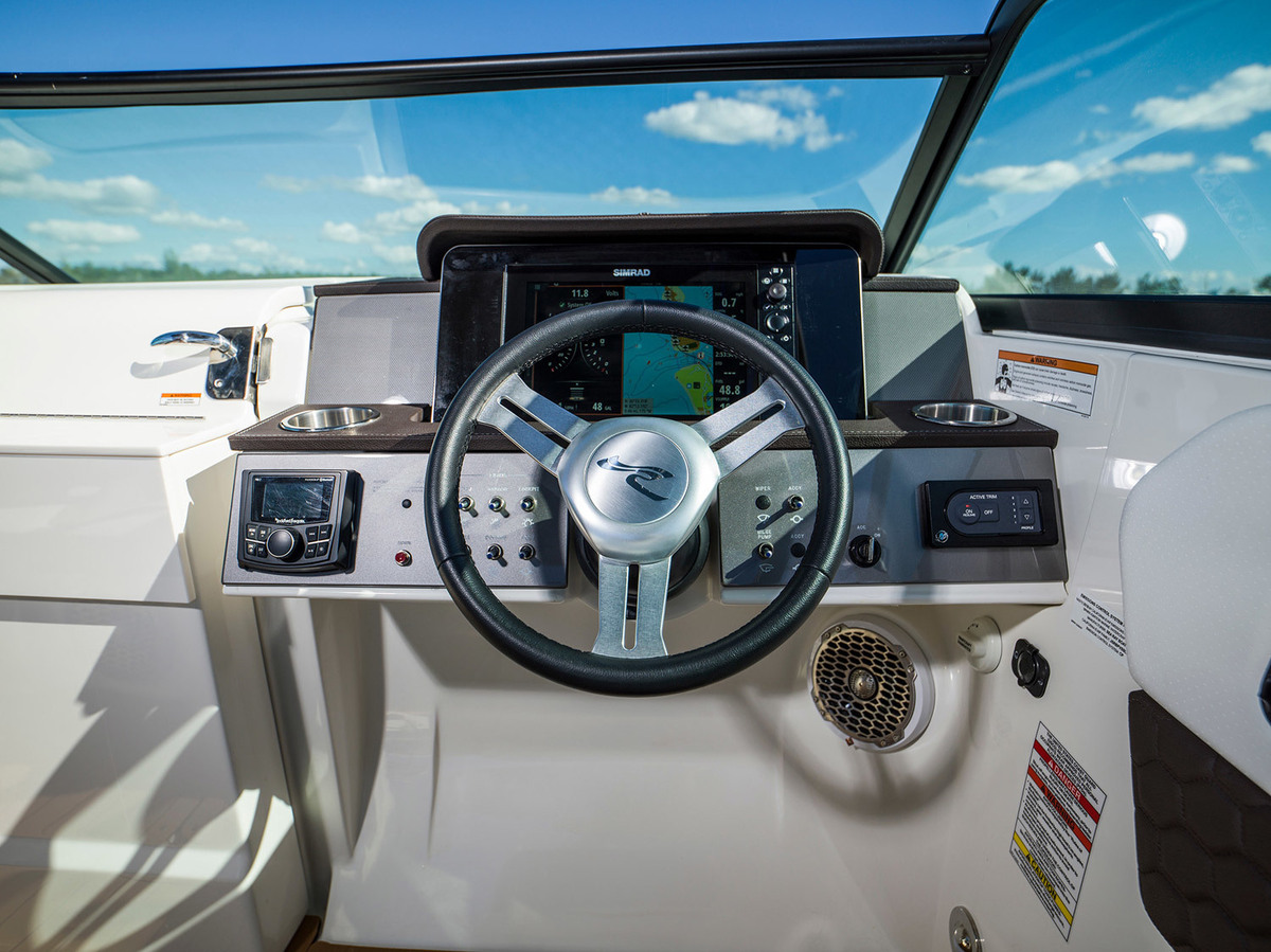 Sea Ray SDX 250 Outboard — foto 14 van 28