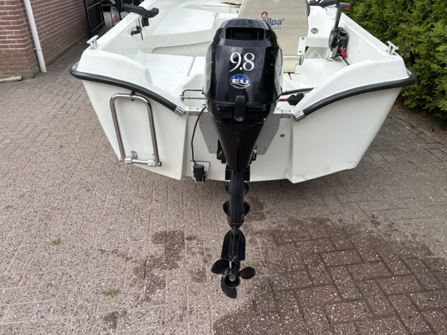 Ryds 435 met Tohatsu 9.8 PK 4 Takt met Tilt functie — foto 4 van 13