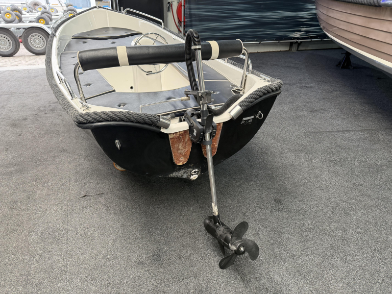 Family 430 Elegance + Haswing 4.0 elektromotor — foto 6 van 9