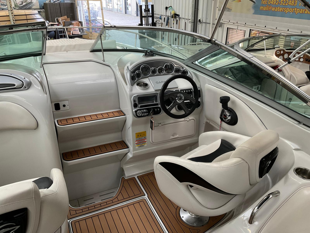 Crownline 275 CCR — foto 11 van 33