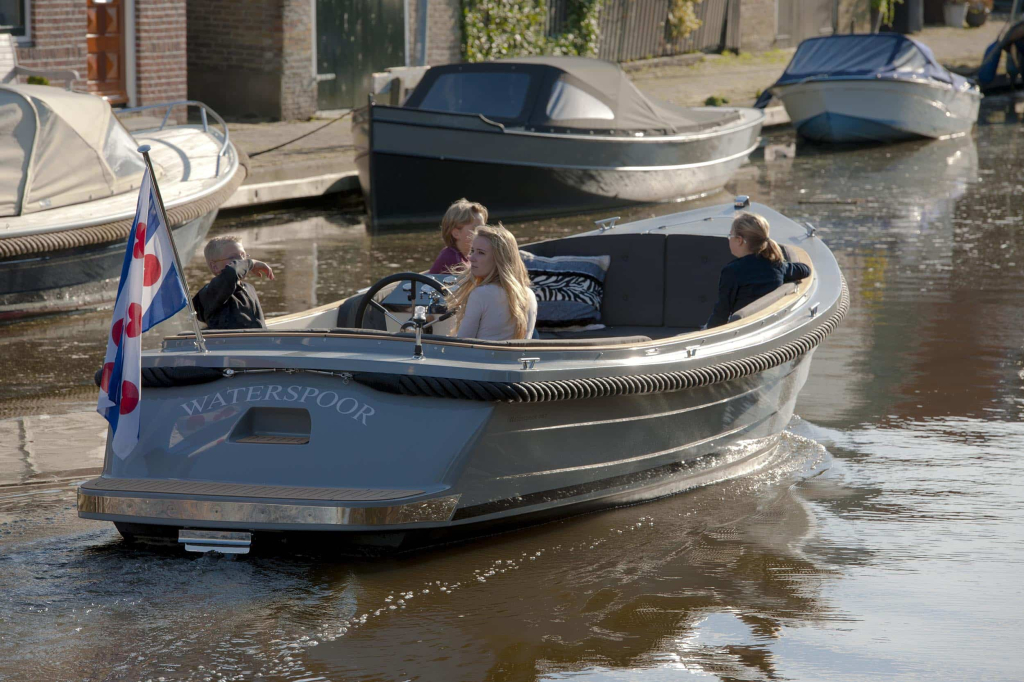Waterspoor 707 | Luxe diesel/hybride tender | Vanaf €48.950,- — foto 14 van 26