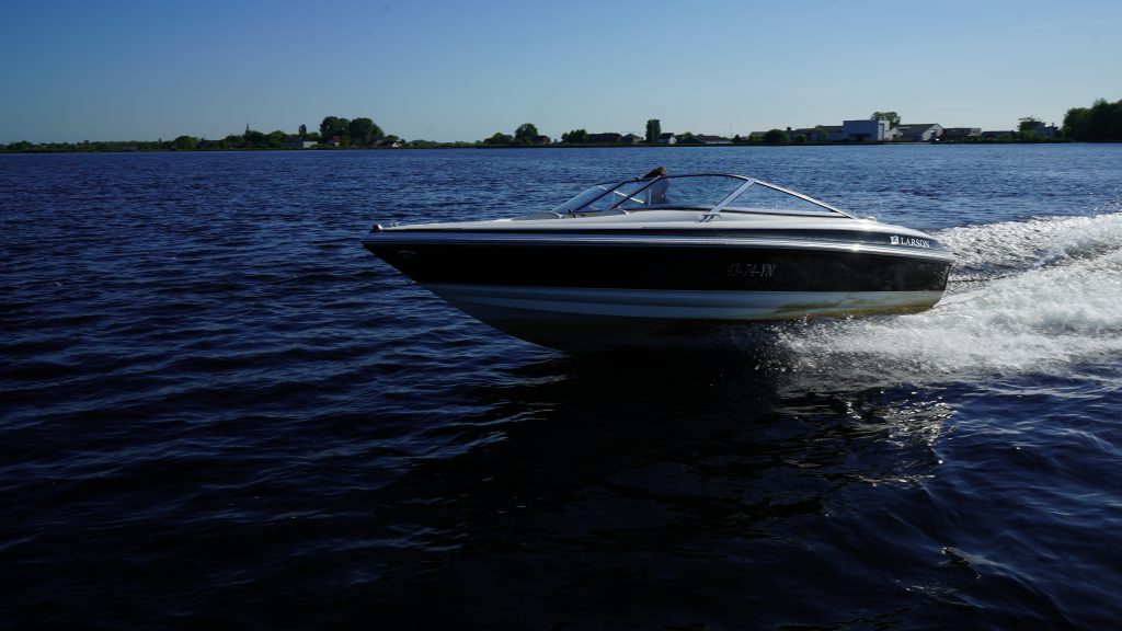 Larson 186 speedboot met Volvo Penta 135pk — foto 16 van 16