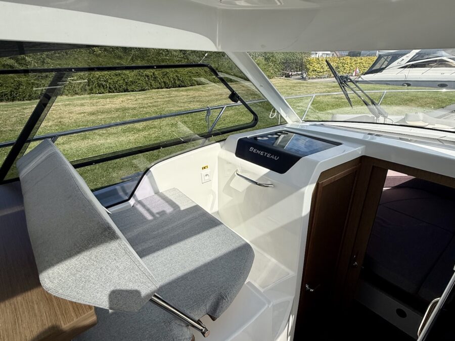 Beneteau Antares 9 — foto 20 van 29