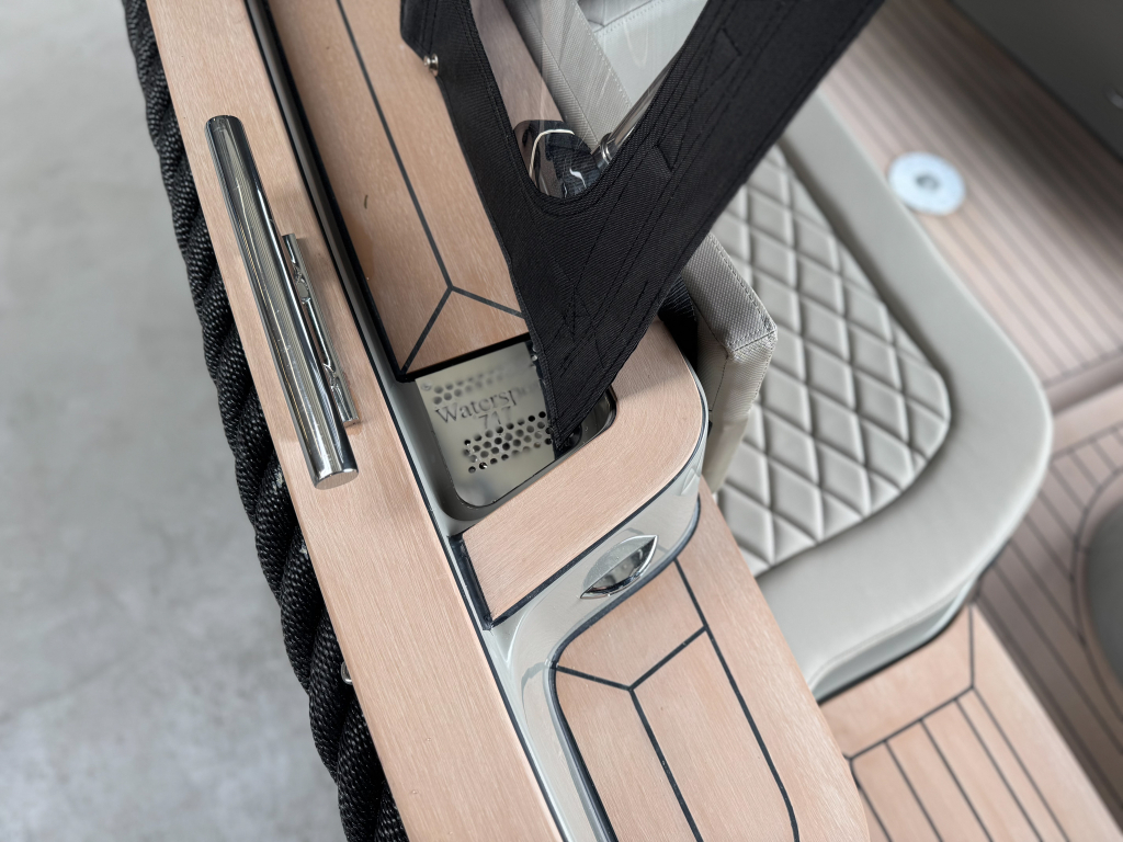Waterspoor 717 Aviator | Vetus diesel   — foto 30 van 31