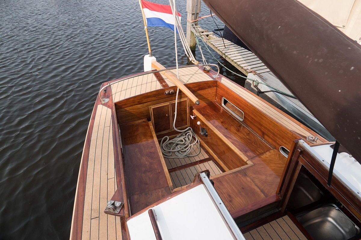 Sloep Houten Kajuit Zeilsloep — foto 8 van 10