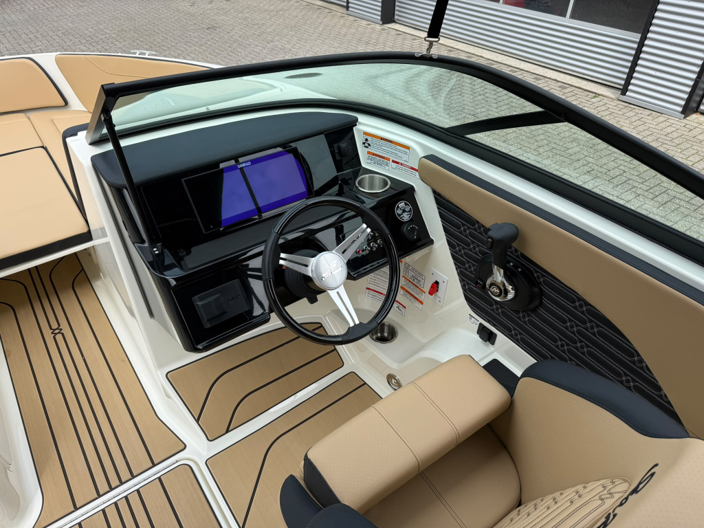 Sea Ray SPX 190 — foto 12 van 26