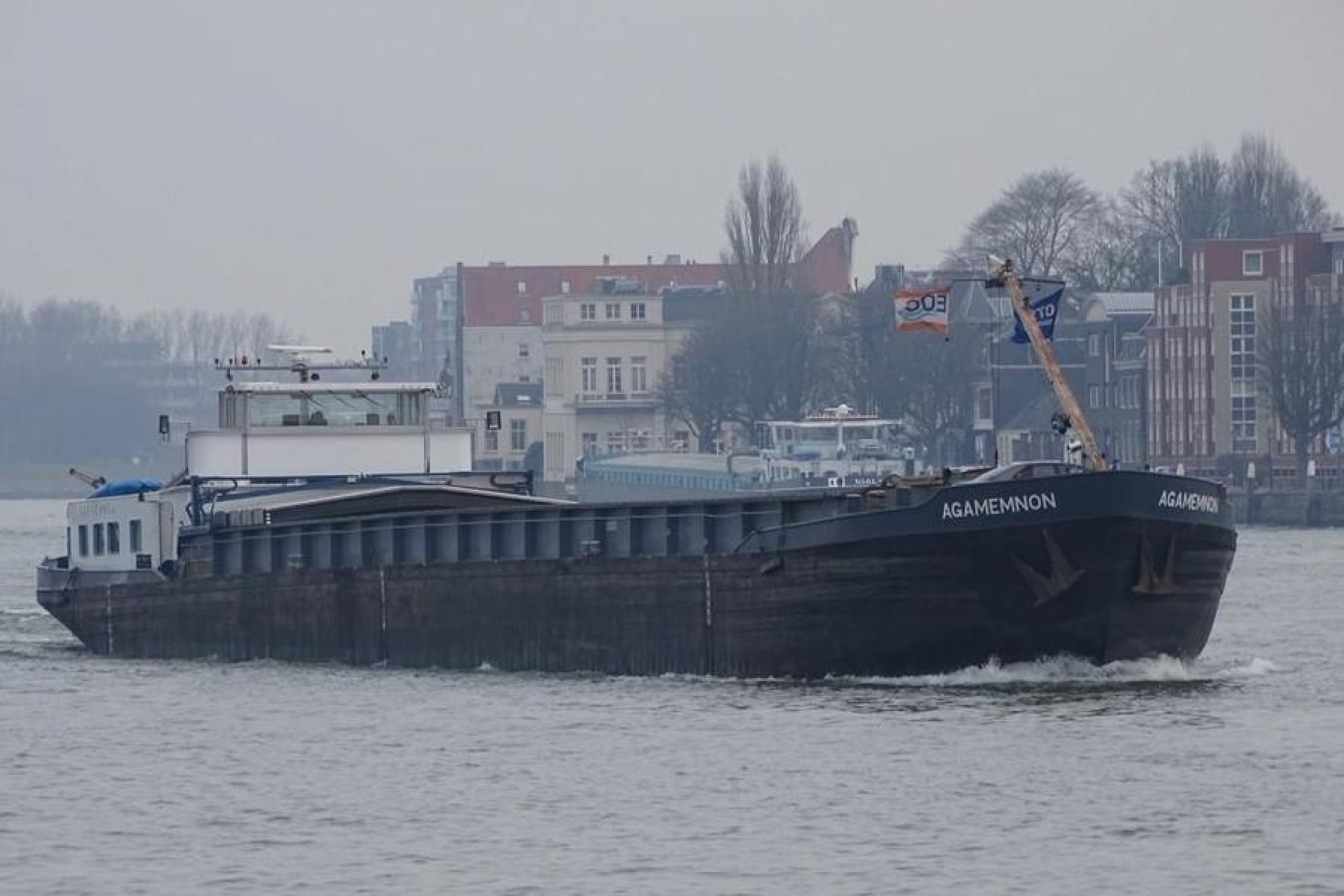 hydraulisch, fabr. VPG Scheepservice B.V. met pomp op hoofdmotor, 380 Volt hulpp Inland Motorvrachtschip - Beroepsschip - Staal - 1978