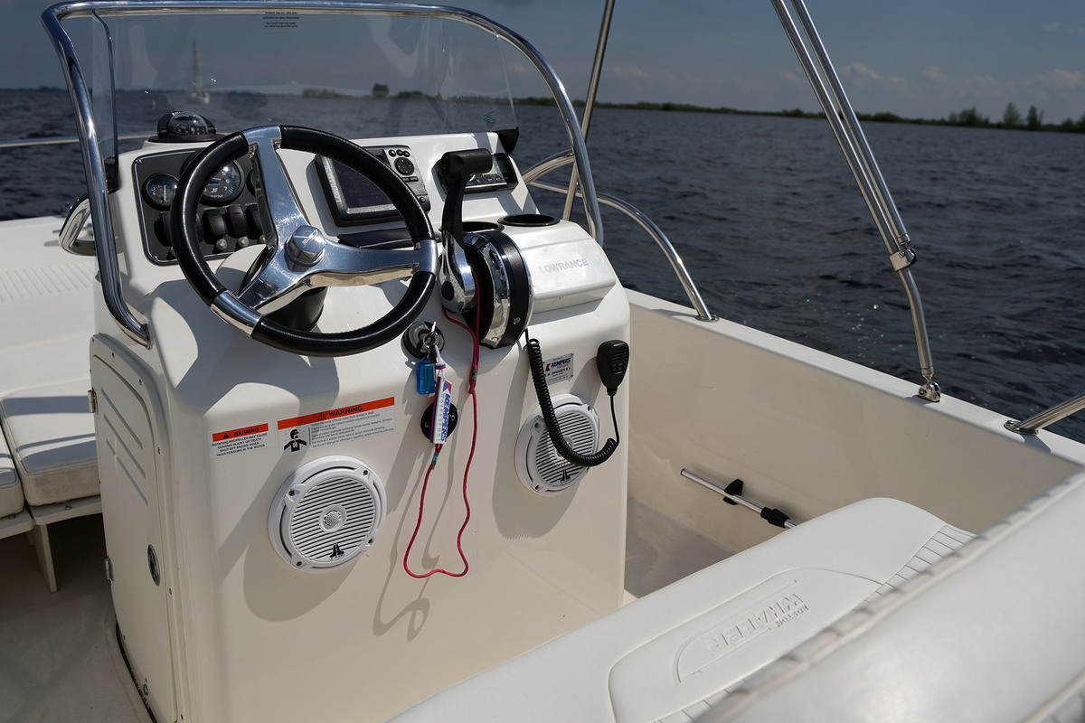 Boston Whaler 170 Dauntless — foto 13 van 36