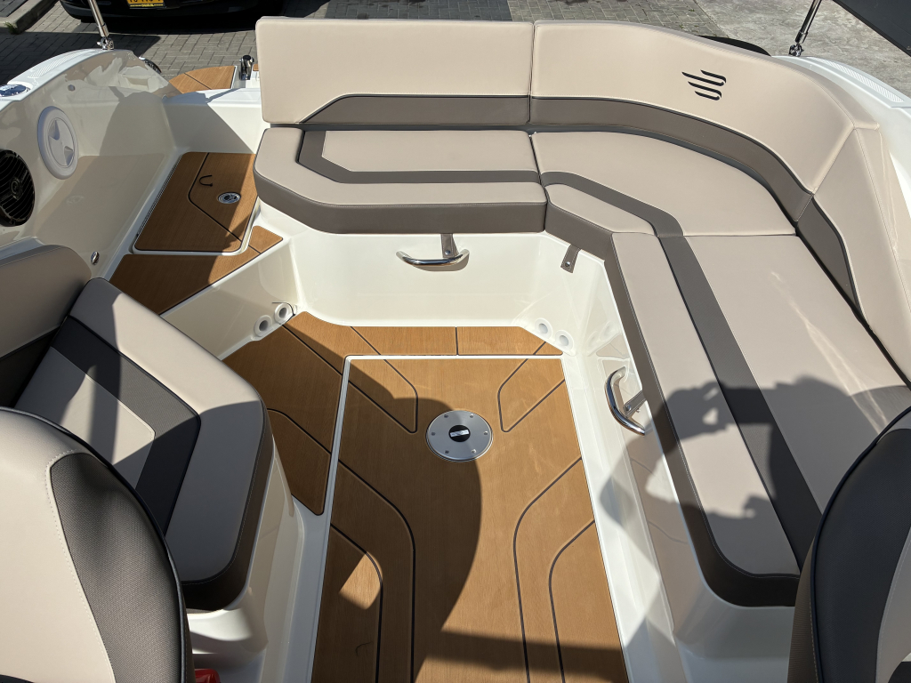 Bayliner V20 — foto 7 van 17
