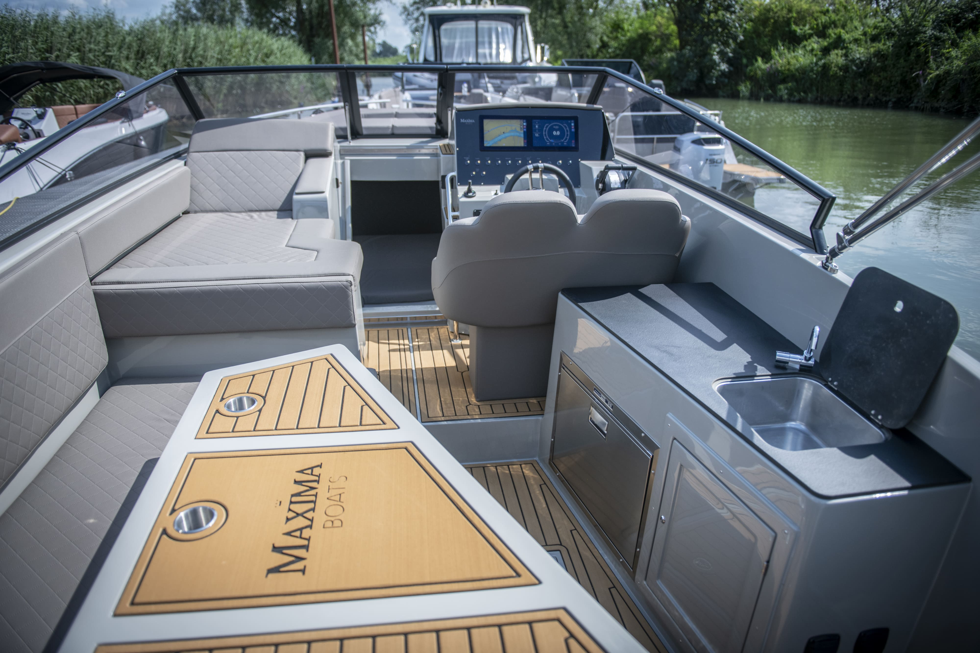 Maxima Boats 800 Cabin — foto 8 van 21