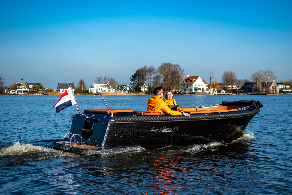 Lago Amore 595 Tender