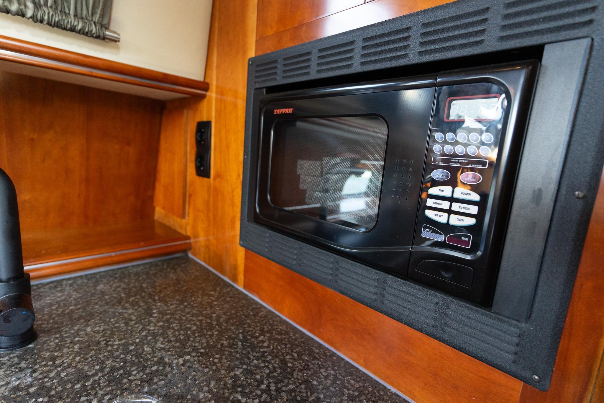 Cruisers Yachts 415 Express Motoryacht — foto 94 van 100