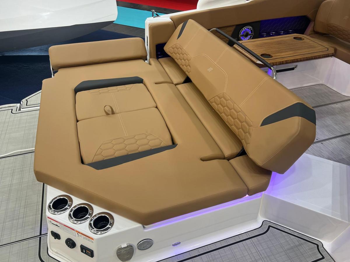 Four Winns H9 Bowrider — foto 12 van 33