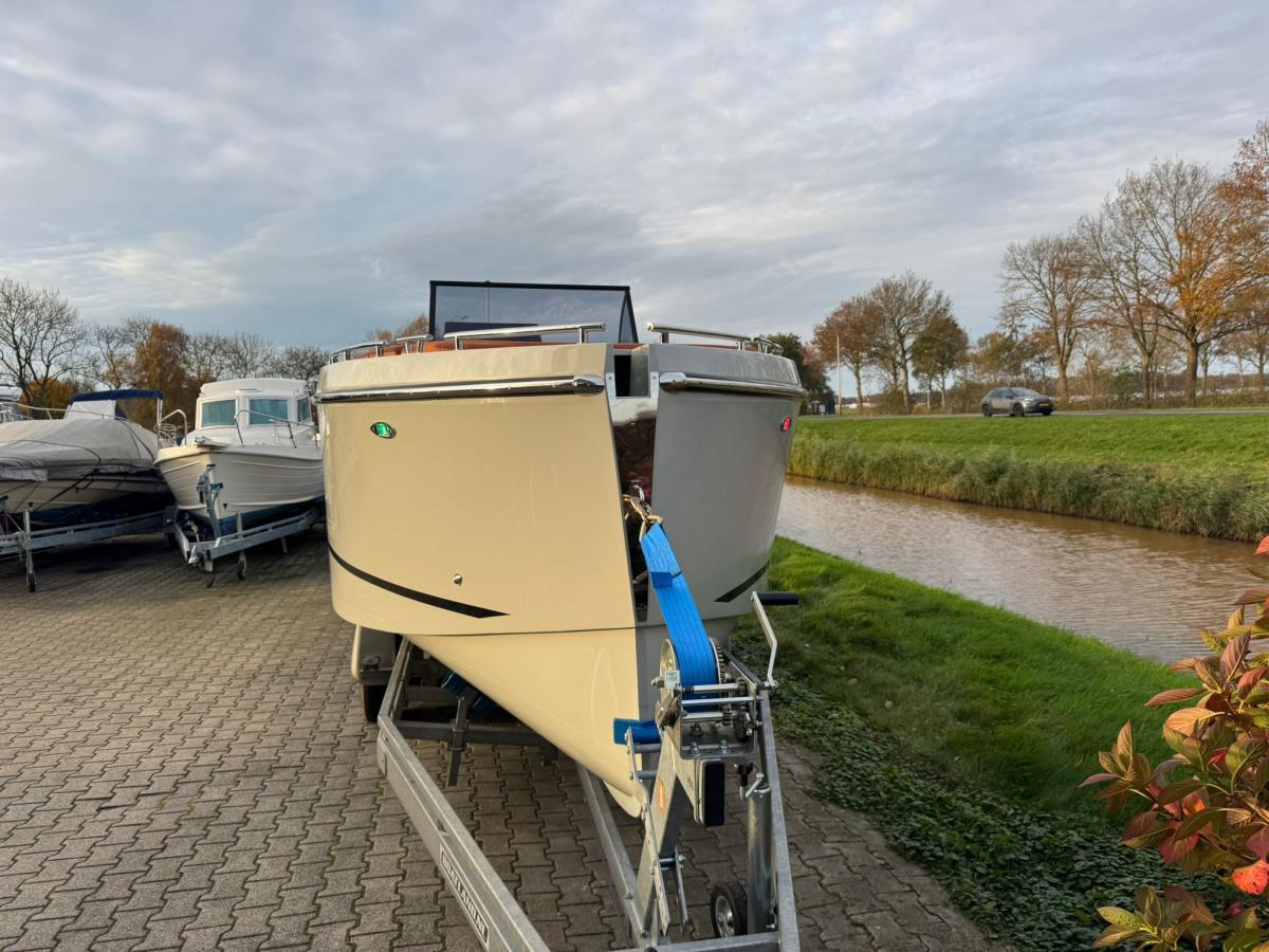 Maxima 700 Sport — foto 7 van 21