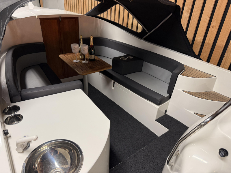 Oud Huijzer 700 Cabin 115pk Yamaha — foto 12 van 12