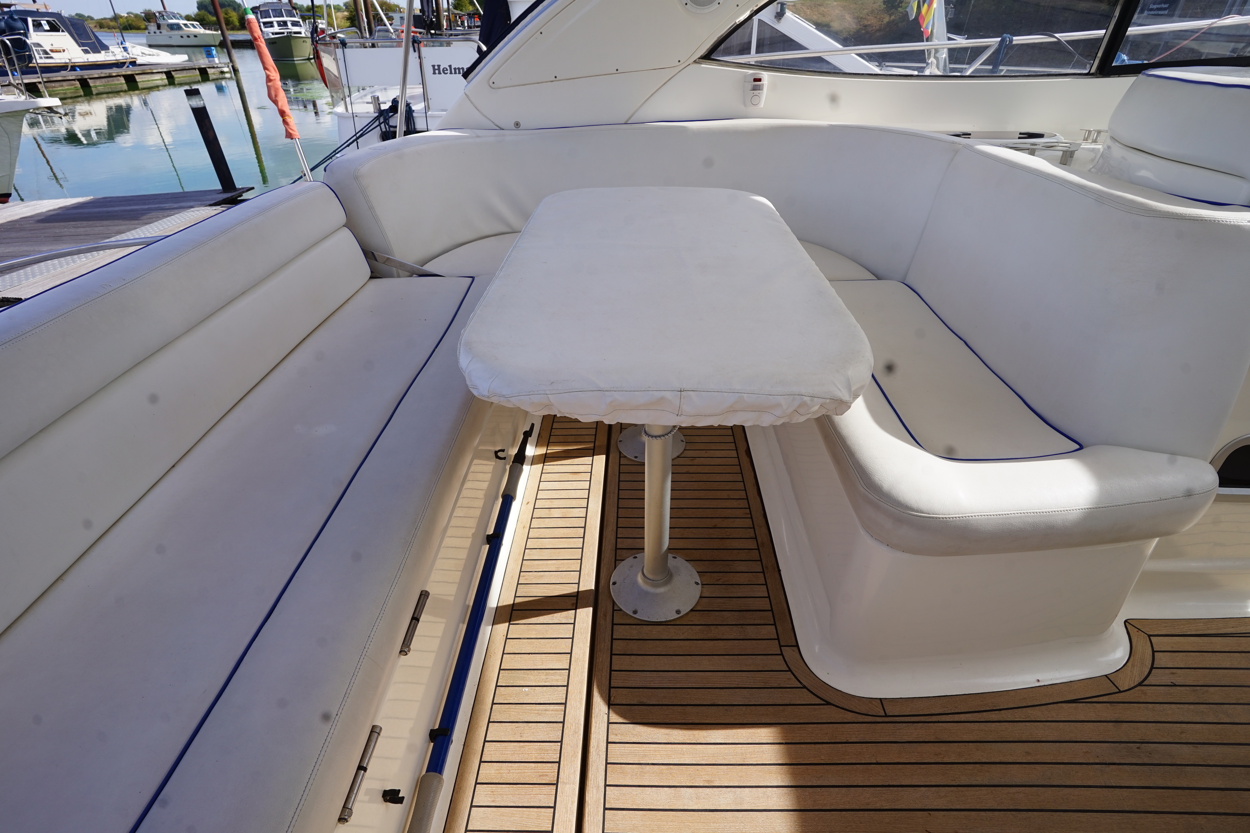 Bavaria 42 HT Sport IPS-500 - hydraulic platform — foto 8 van 42