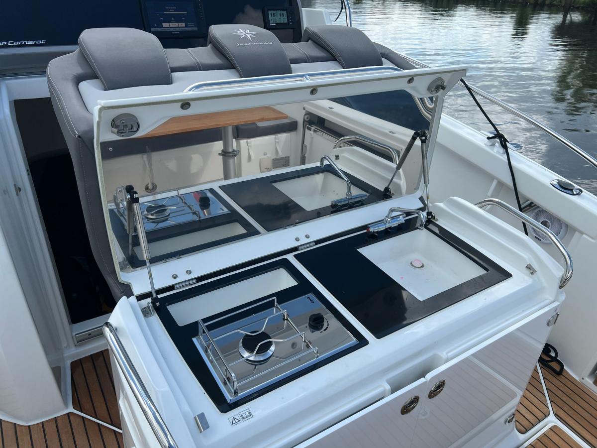Jeanneau Cap Camarat 9.0 CC — foto 5 van 19