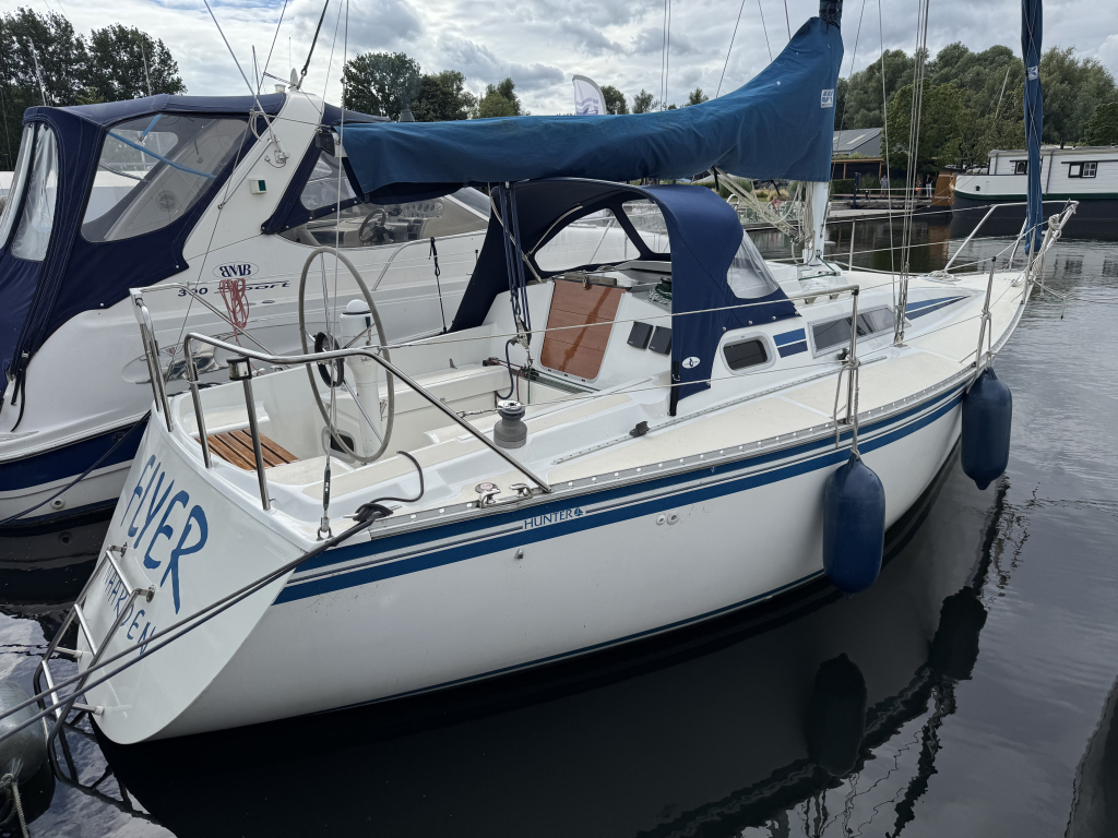 Hunter 28.5 — foto 35 van 44