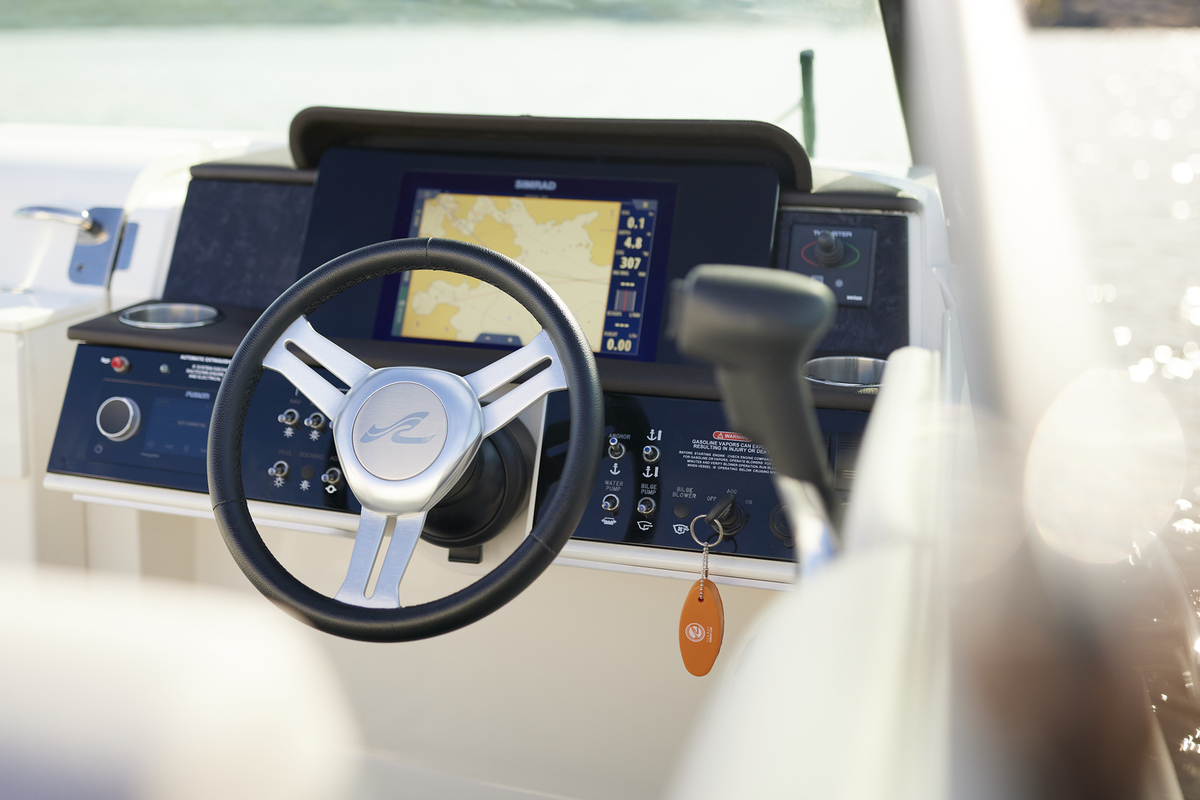 Sea Ray SDX 250 Outboard — foto 9 van 19