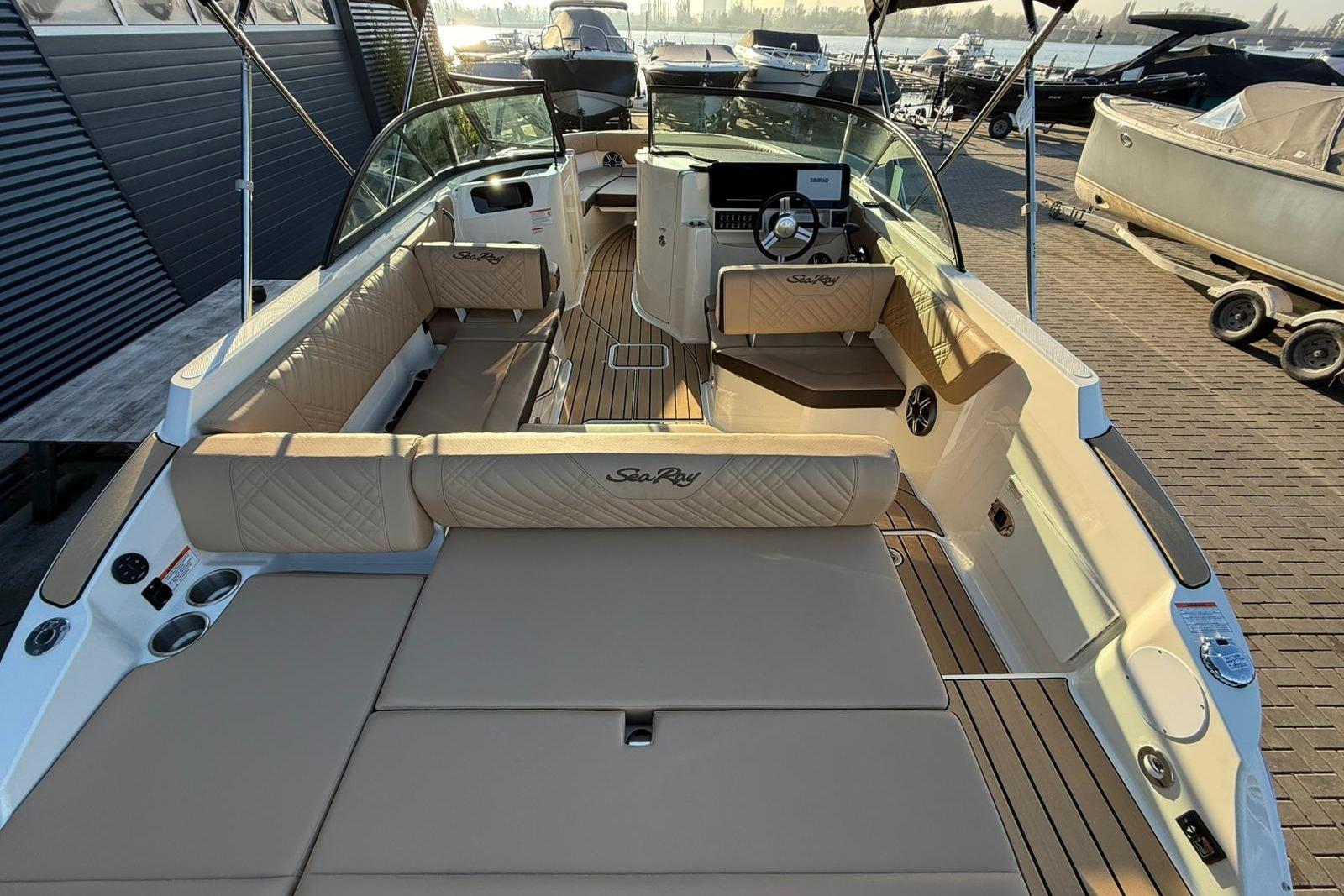 Sea Ray SDX 230 — foto 15 van 32