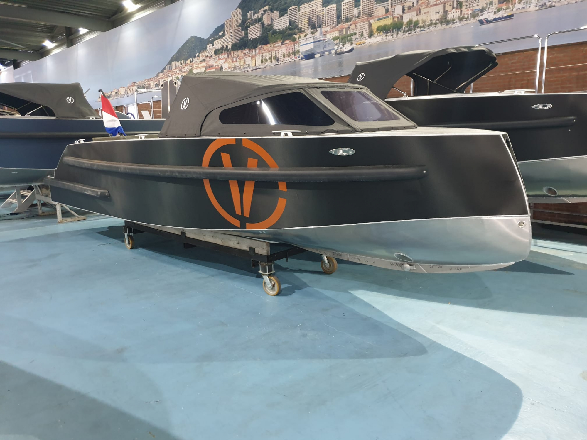 Van Vossen VanVossen Tender 700 sport met Honda 100 pk op voorraad